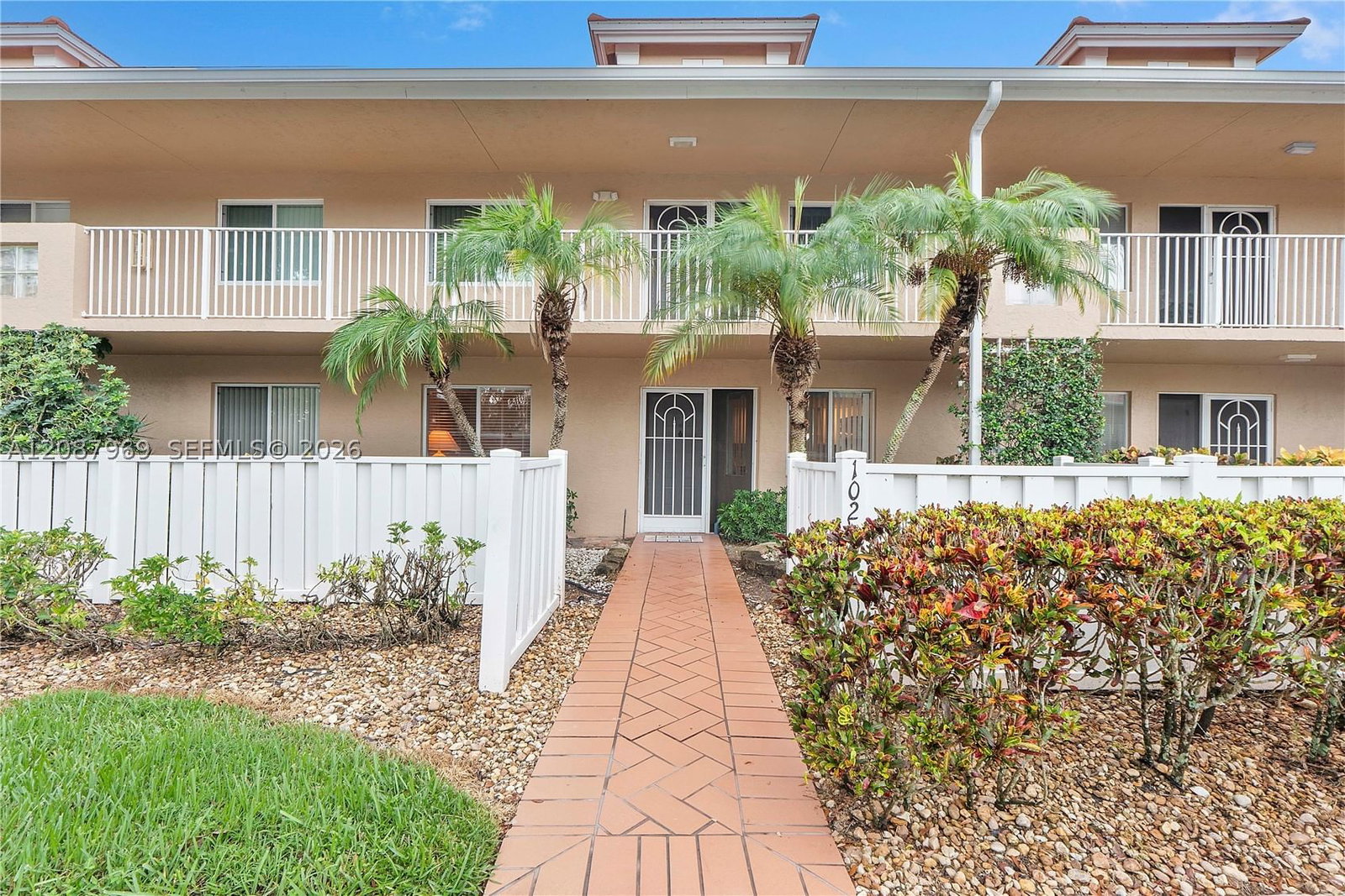 Real estate property located at 5952 Regal Glen Dr #102, Palm Beach, Regal Shores Condo, Boynton Beach, FL