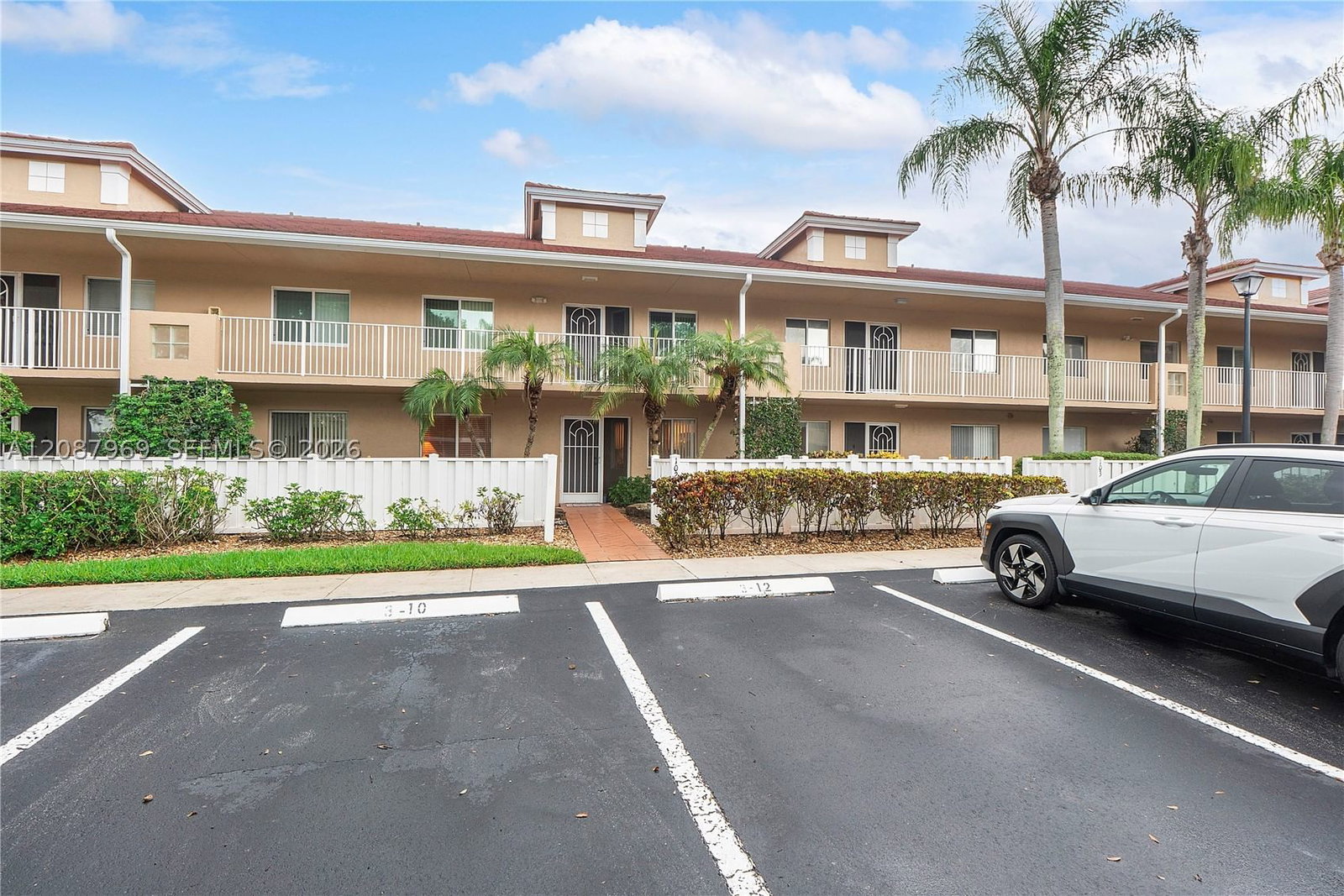 Real estate property located at 5952 Regal Glen Dr #102, Palm Beach, Regal Shores Condo, Boynton Beach, FL