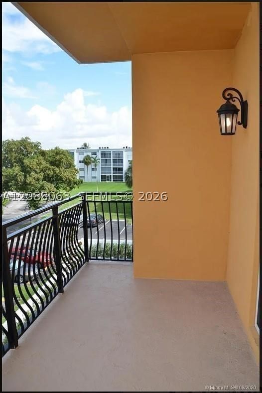Real estate property located at 555 Dania Beach Blvd #5, Broward, Dania Place (the) Condo, Dania Beach, FL