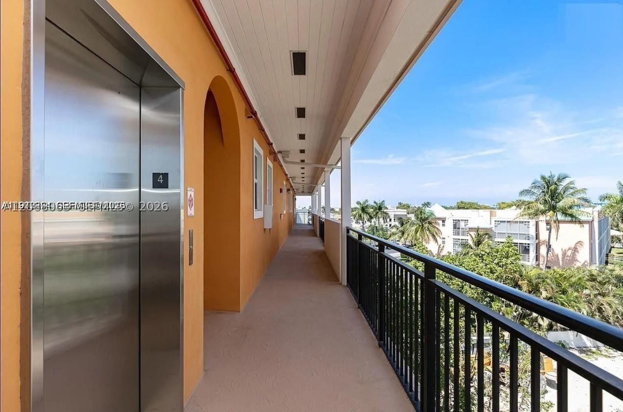 Real estate property located at 555 Dania Beach Blvd #5, Broward, Dania Place (the) Condo, Dania Beach, FL