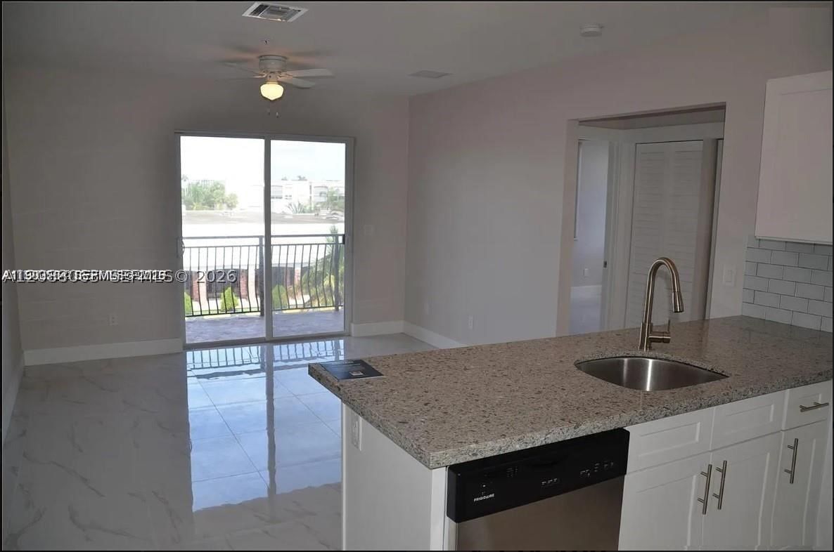 Real estate property located at 555 Dania Beach Blvd #5, Broward, Dania Place (the) Condo, Dania Beach, FL