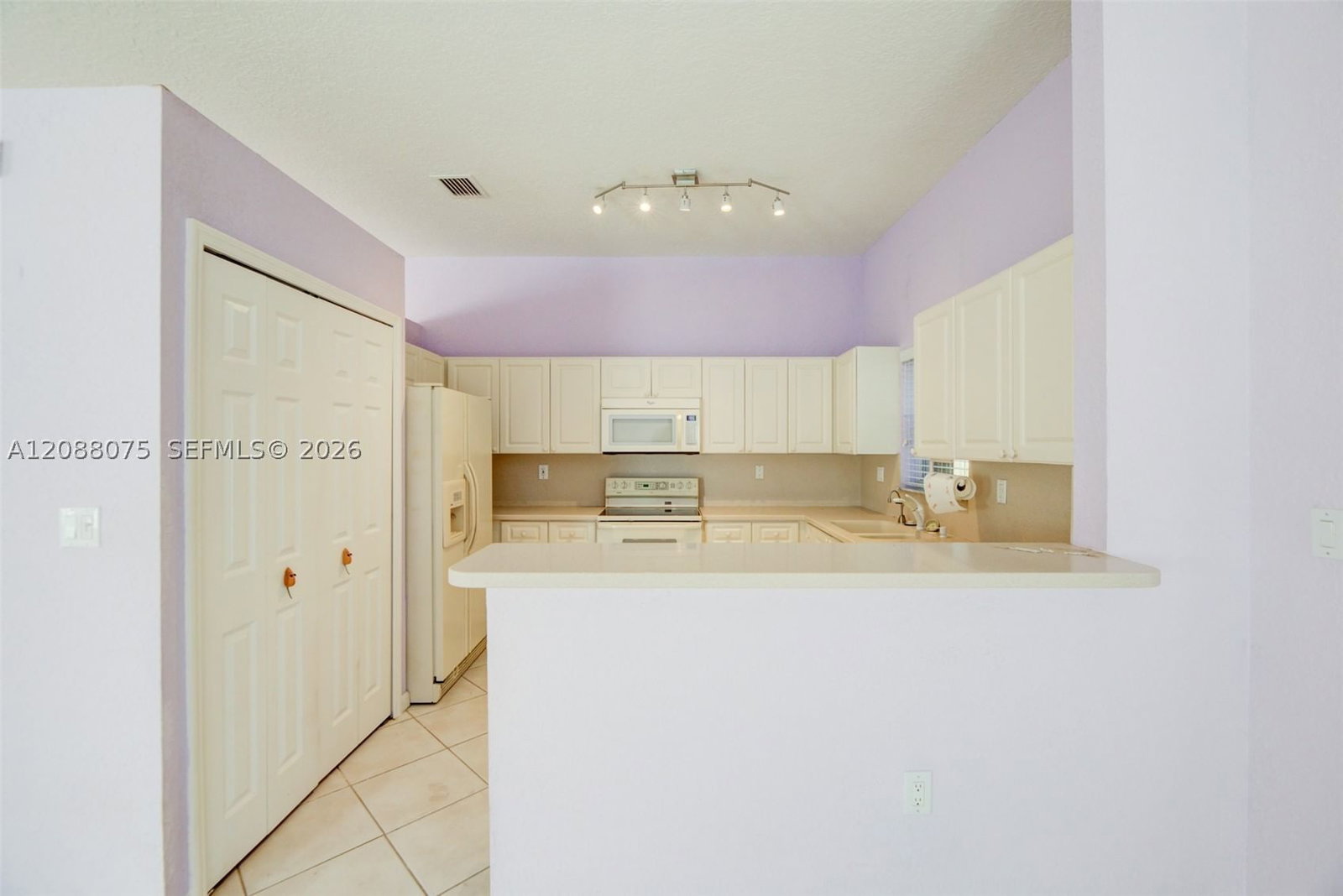 Real estate property located at 13945 Cypress Cove Cir, Broward, West Park-west Parcel, Davie, FL