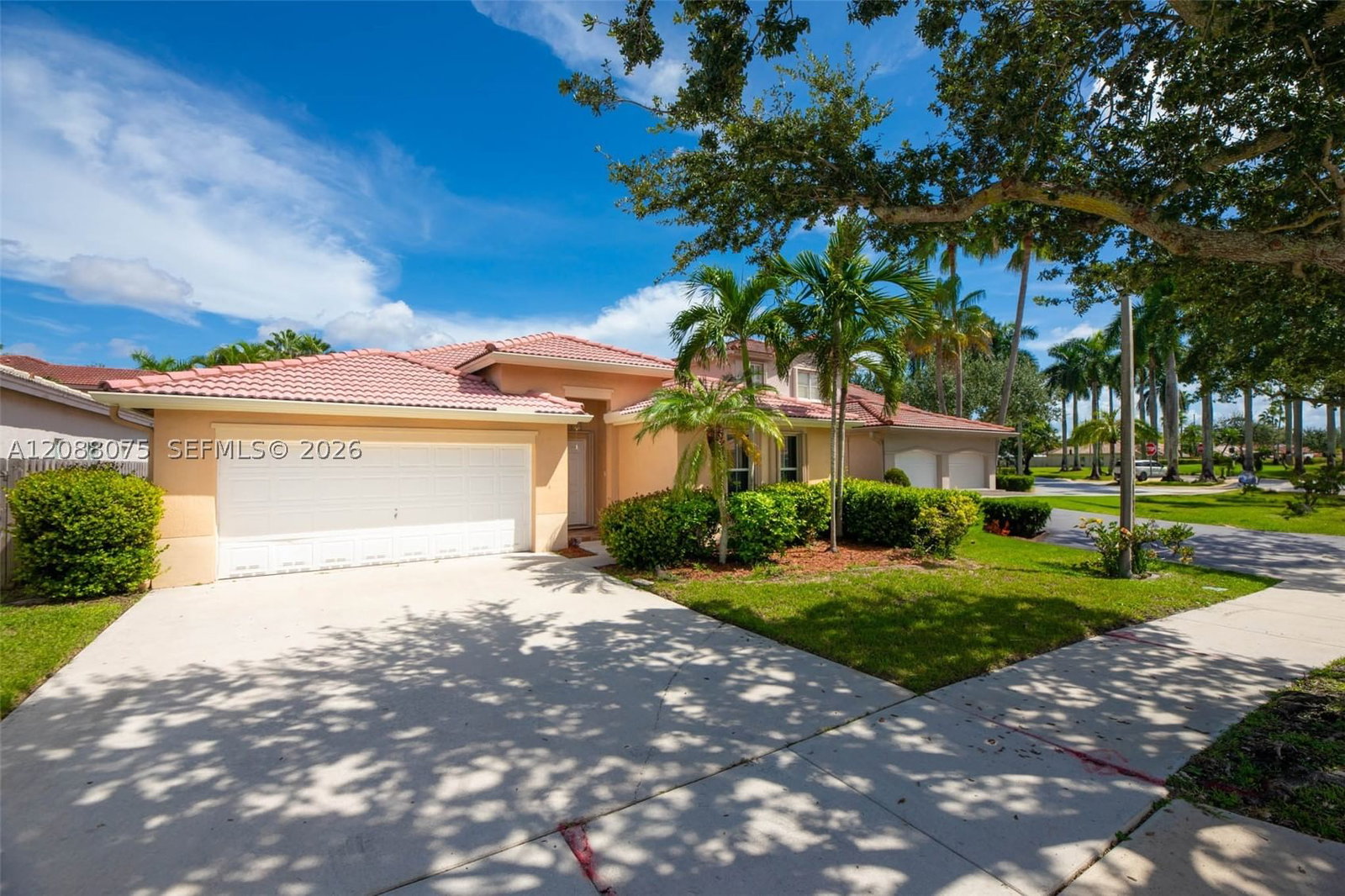 Real estate property located at 13945 Cypress Cove Cir, Broward, West Park-west Parcel, Davie, FL