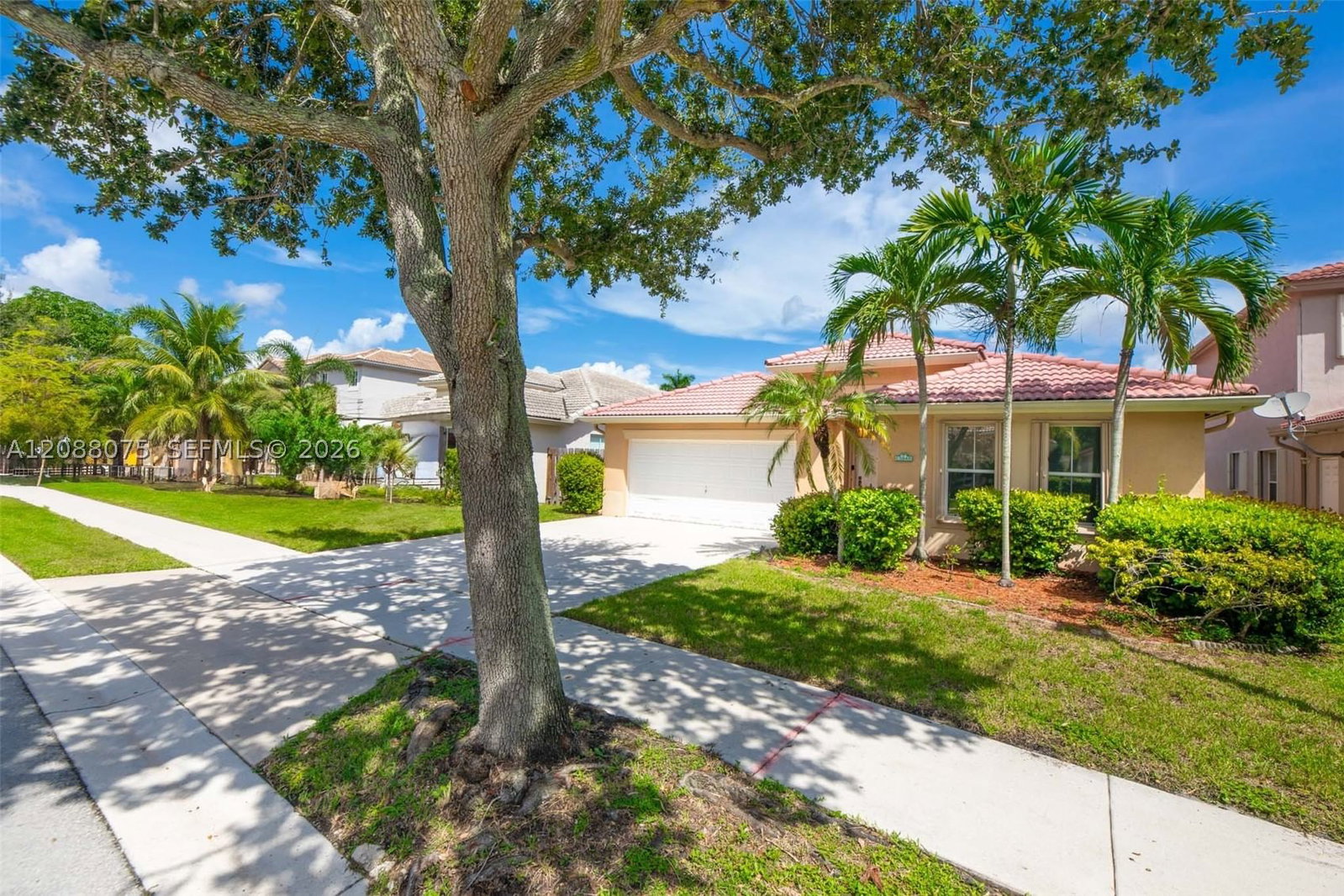Real estate property located at 13945 Cypress Cove Cir, Broward, West Park-west Parcel, Davie, FL