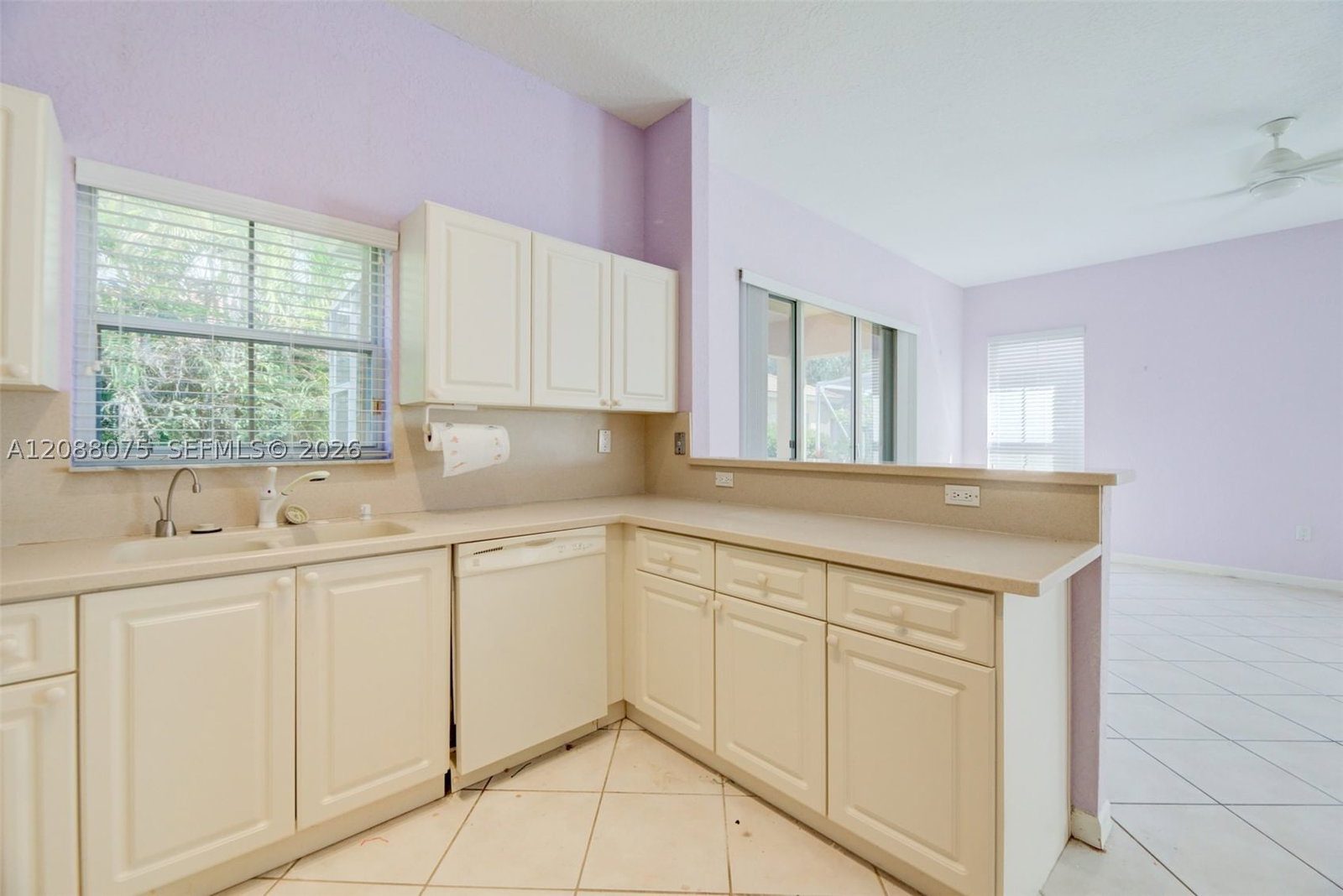 Real estate property located at 13945 Cypress Cove Cir, Broward, West Park-west Parcel, Davie, FL
