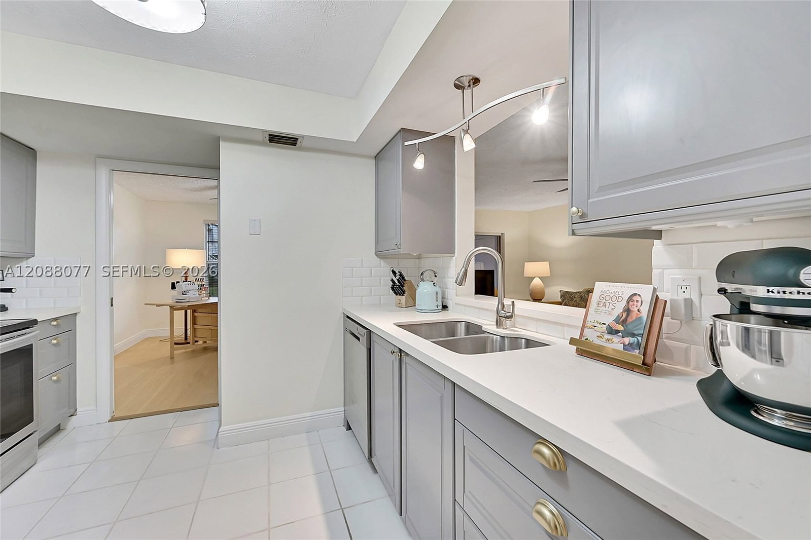 Real estate property located at 306 69th Ave #162, Broward, French Quarter Condominium, Plantation, FL
