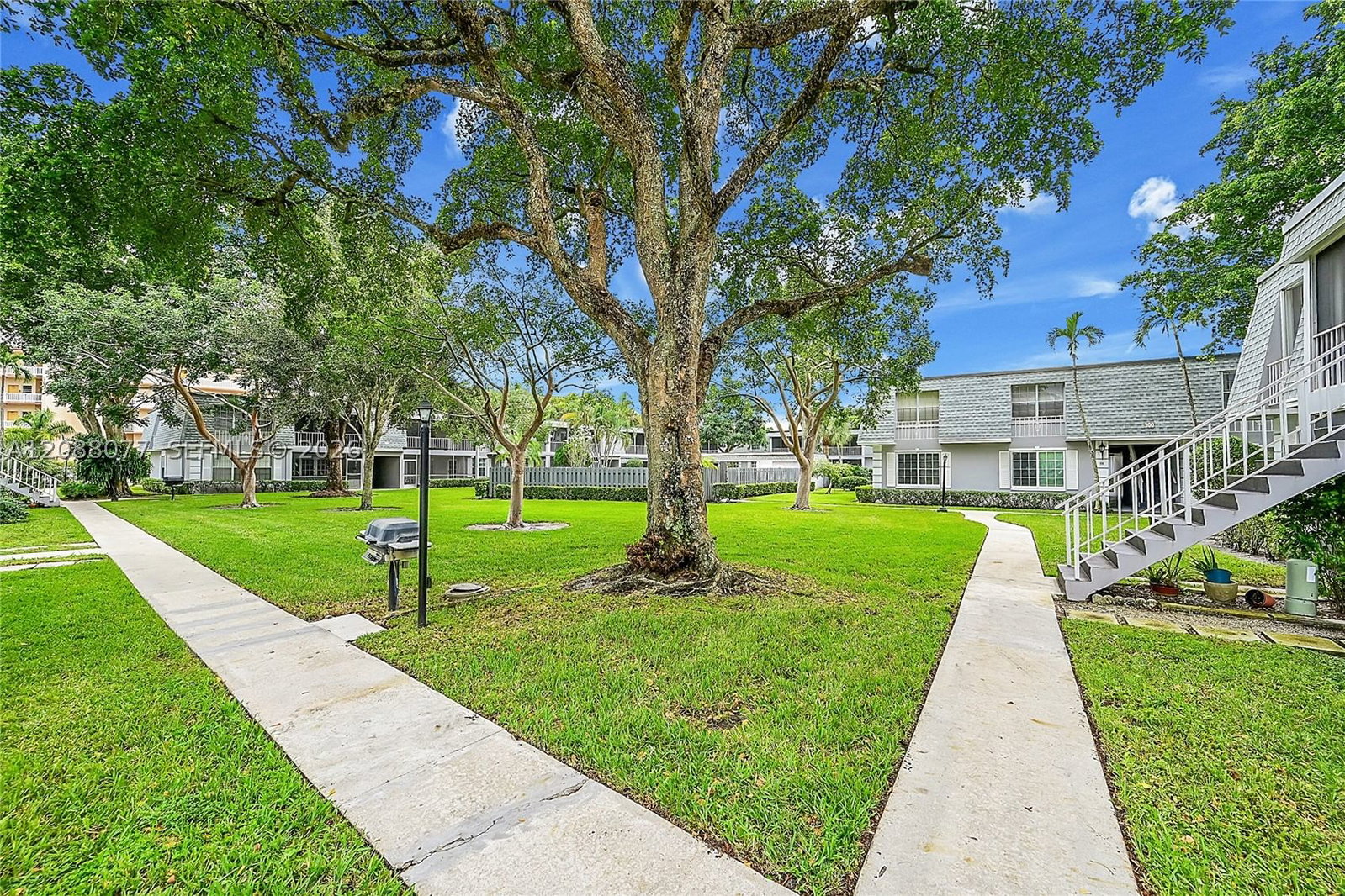 Real estate property located at 306 69th Ave #162, Broward, French Quarter Condominium, Plantation, FL