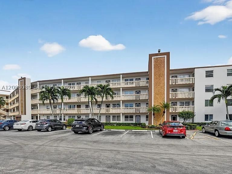 Real estate property located at 4076 Guildford E #4, Palm Beach, Guildford At Century Vill, Boca Raton, FL