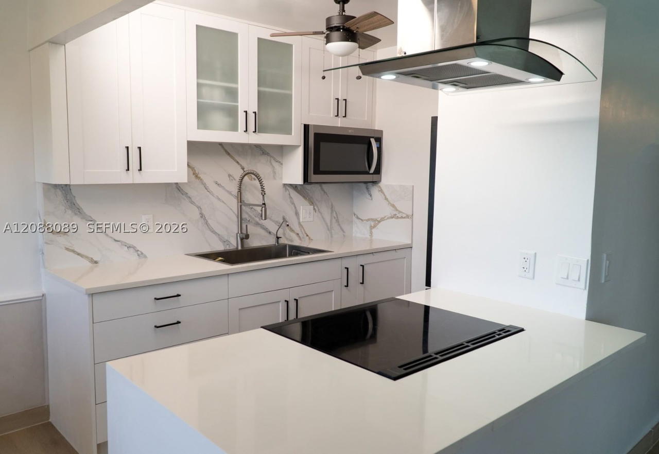 Real estate property located at 4076 Guildford E #4, Palm Beach, Guildford At Century Vill, Boca Raton, FL