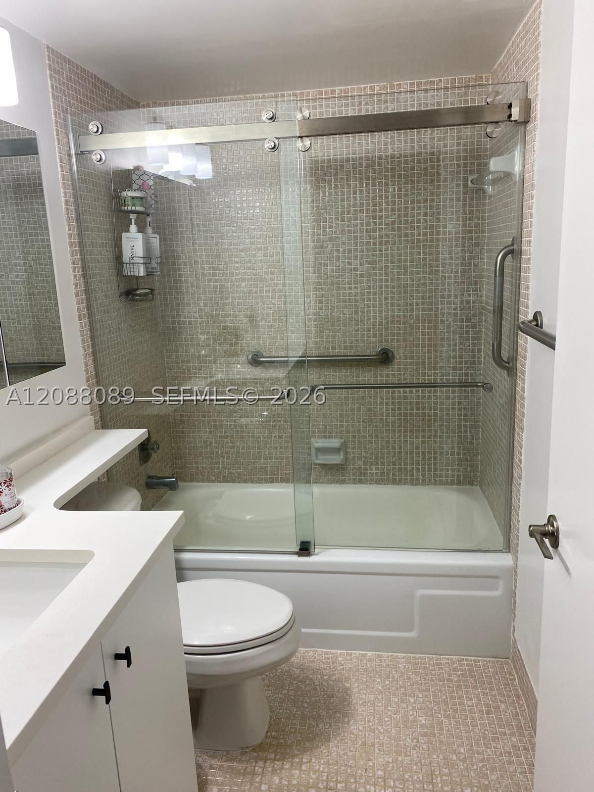 Real estate property located at 4076 Guildford E #4, Palm Beach, Guildford At Century Vill, Boca Raton, FL