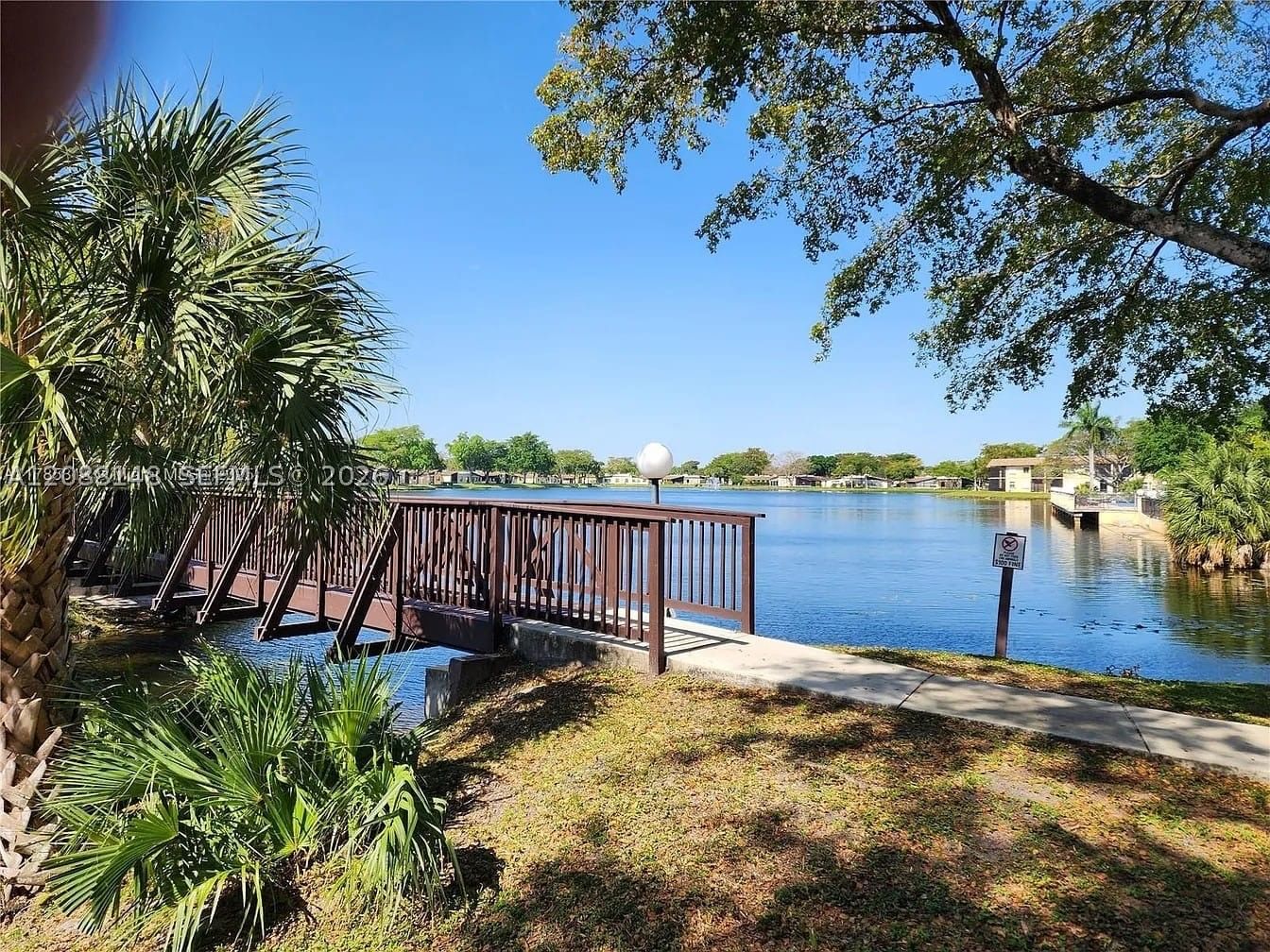 Real estate property located at 140 Fox Rd #3-46, Broward, Villas At Carriage Hills, Hollywood, FL