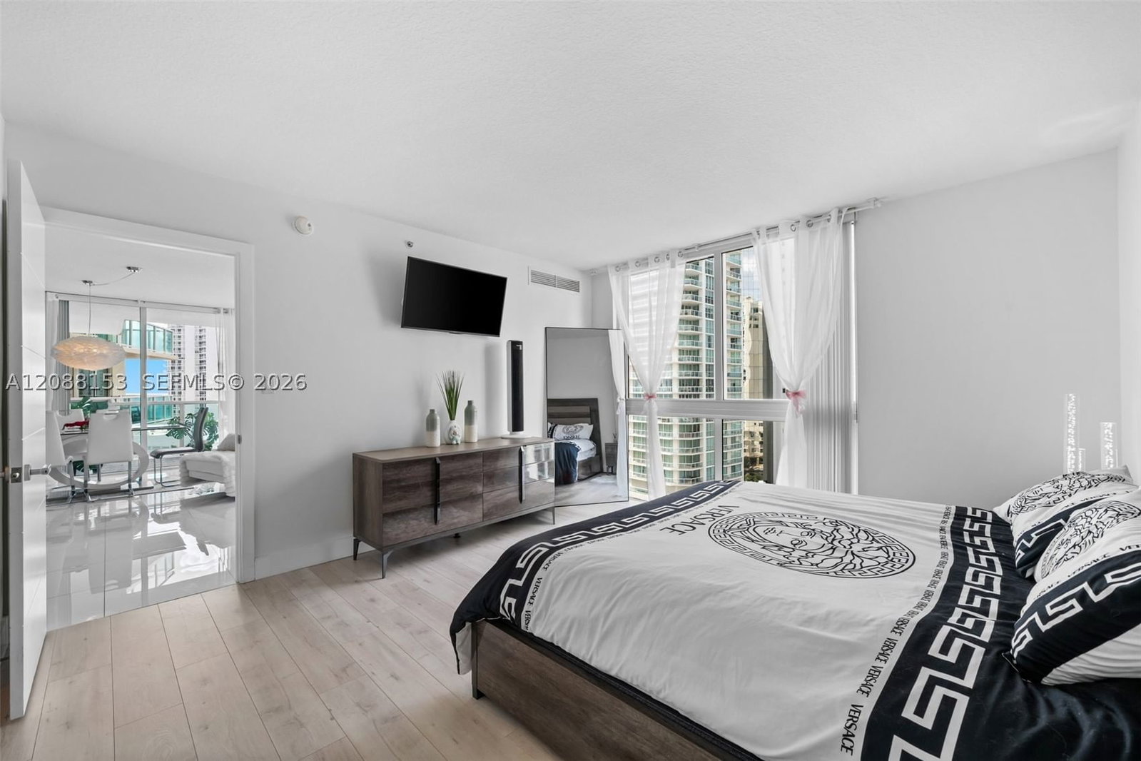 Real estate property located at 150 Sunny Isles Blvd #1-1004, Miami-dade, St Tropez On The Bay 1 Co, Sunny Isles Beach, FL