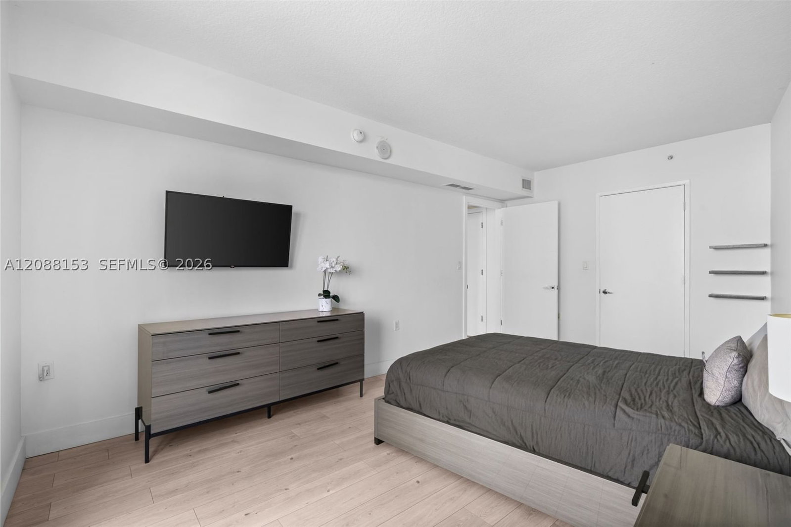 Real estate property located at 150 Sunny Isles Blvd #1-1004, Miami-dade, St Tropez On The Bay 1 Co, Sunny Isles Beach, FL