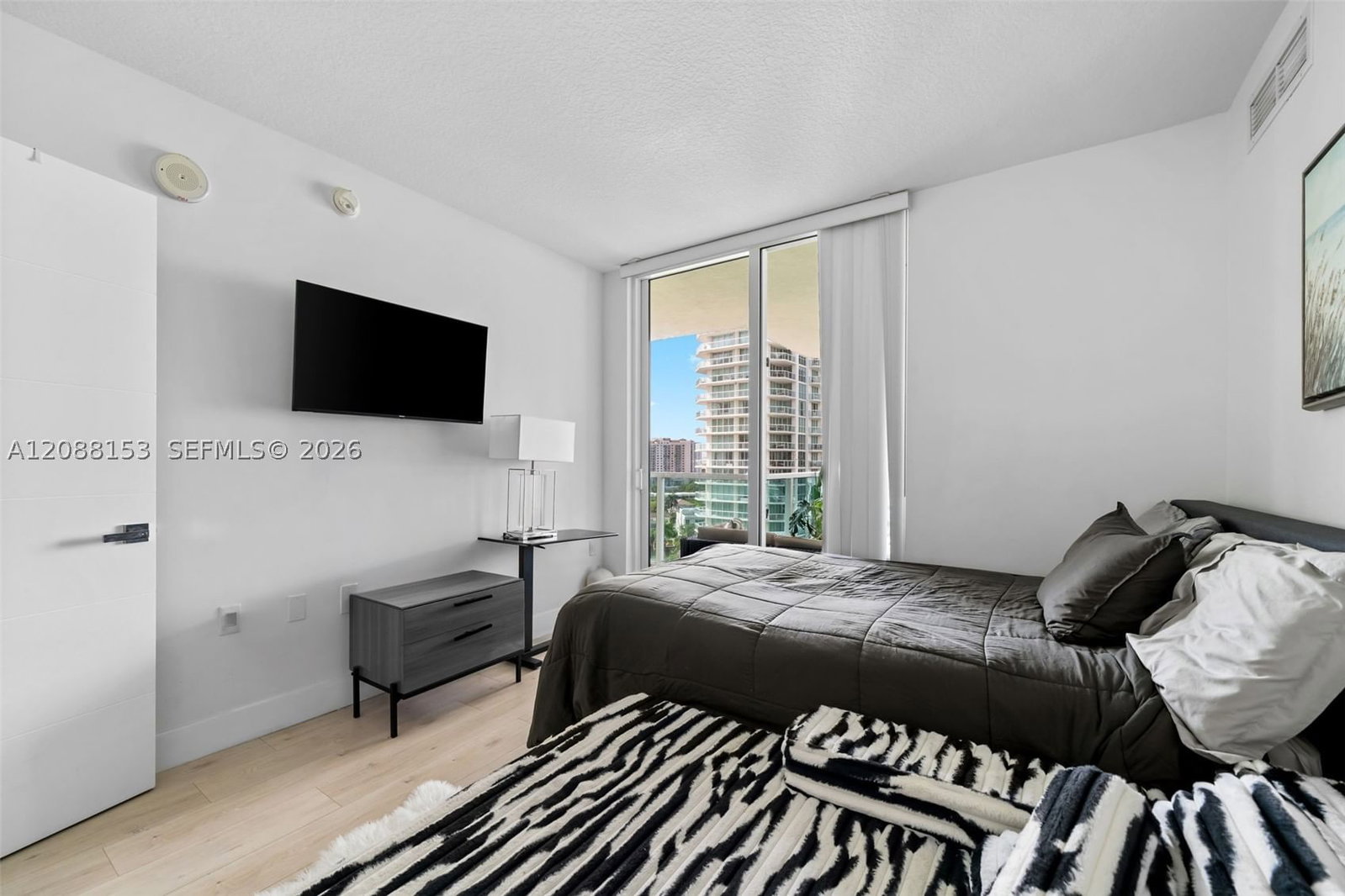 Real estate property located at 150 Sunny Isles Blvd #1-1004, Miami-dade, St Tropez On The Bay 1 Co, Sunny Isles Beach, FL