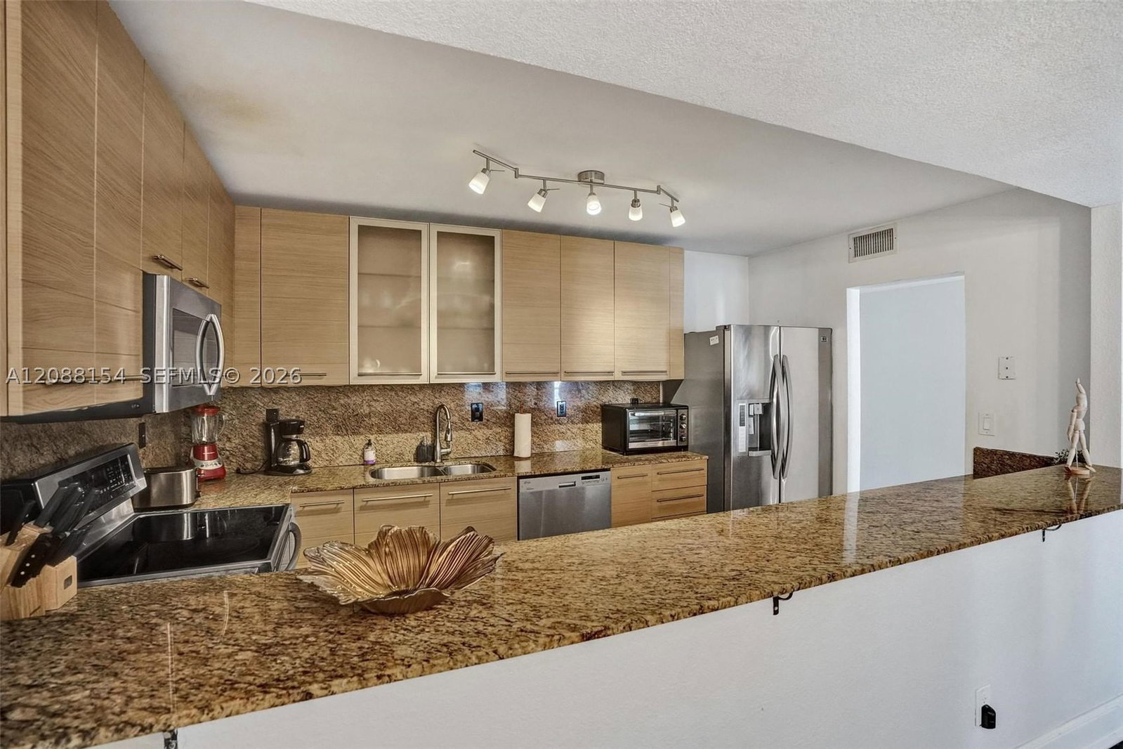 Real estate property located at 19370 Collins Ave #816, Miami-dade, Ocean Reserve Condo, Sunny Isles Beach, FL