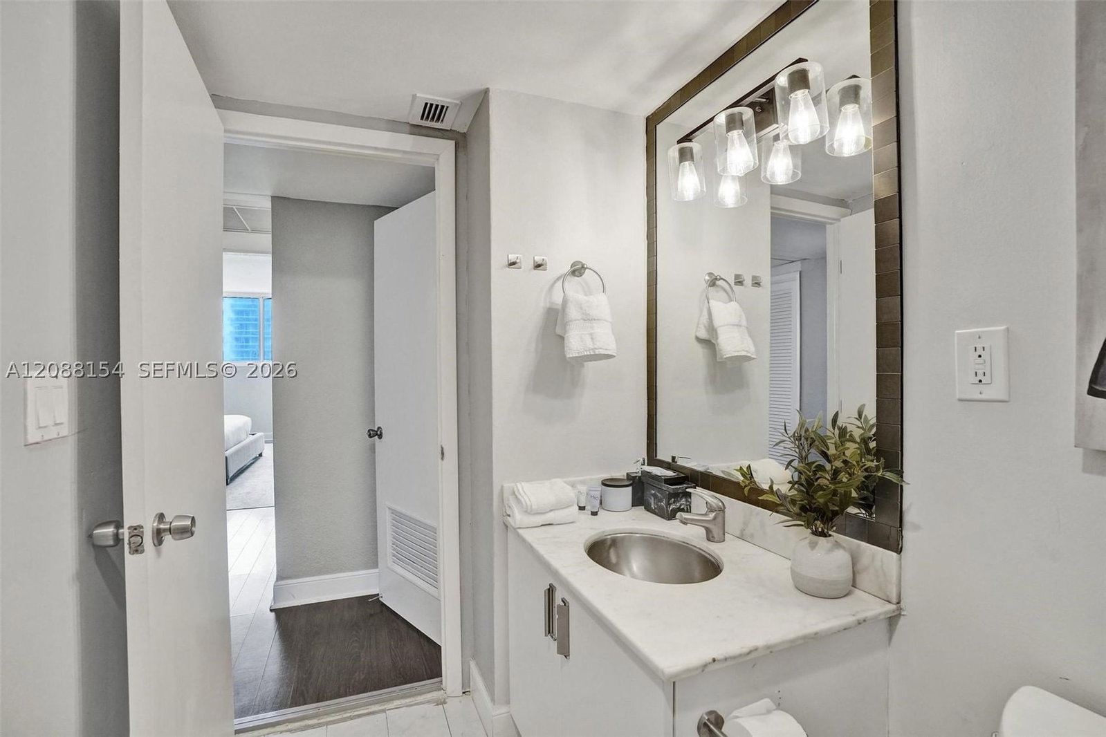 Real estate property located at 19370 Collins Ave #816, Miami-dade, Ocean Reserve Condo, Sunny Isles Beach, FL