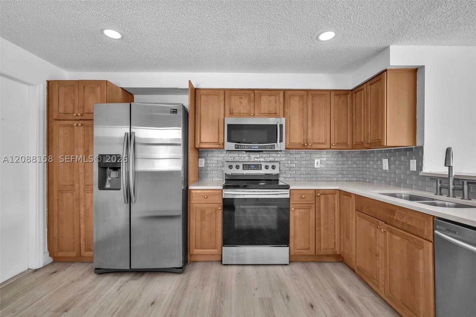 Real estate property located at 1303 Presidio Dr #6-41, Broward, Sectors 3 & 4 Boundary Pl, Weston, FL