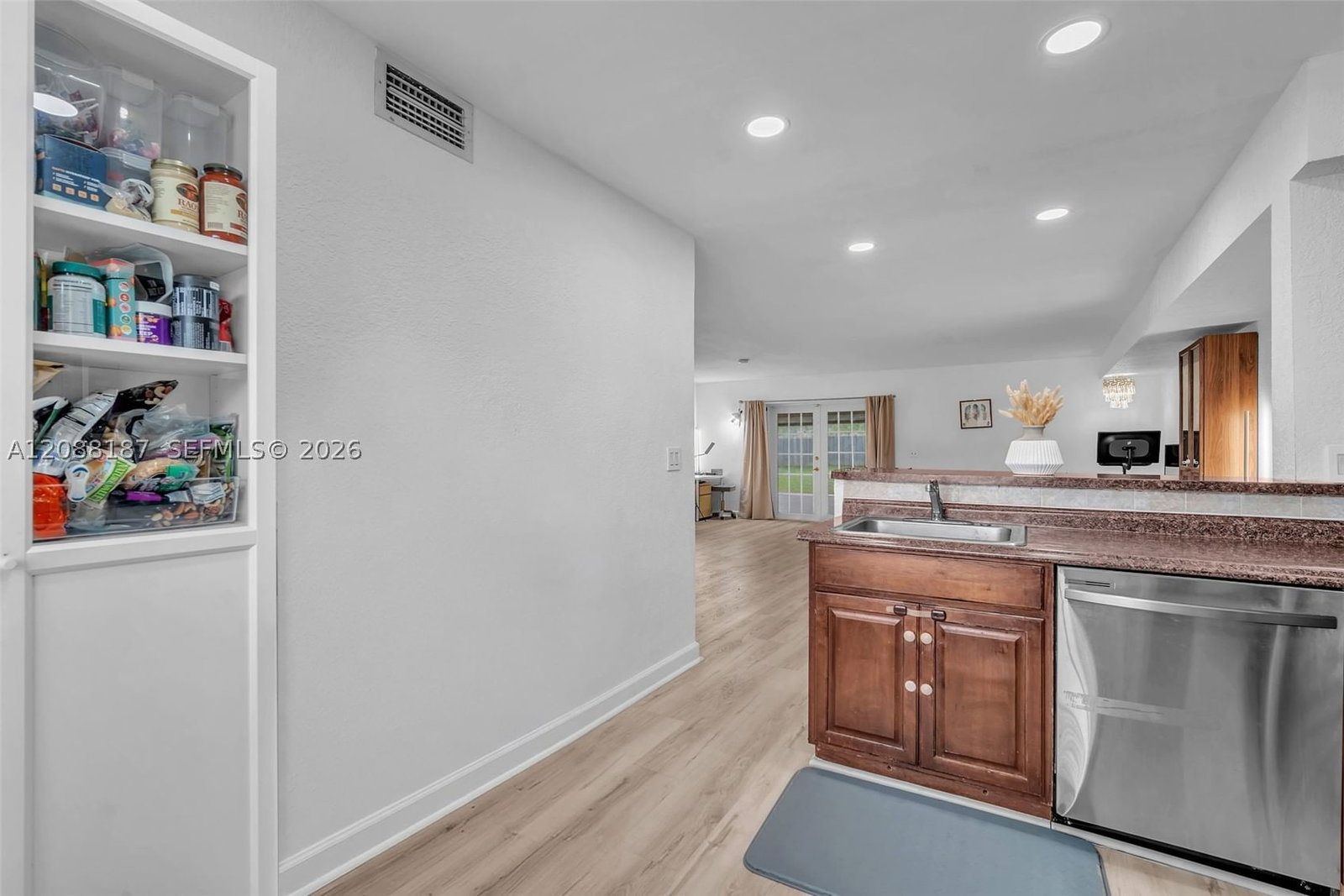 Real estate property located at 2771 47th Ln #2905, Broward, Colonies Two Condo, Lauderdale Lakes, FL