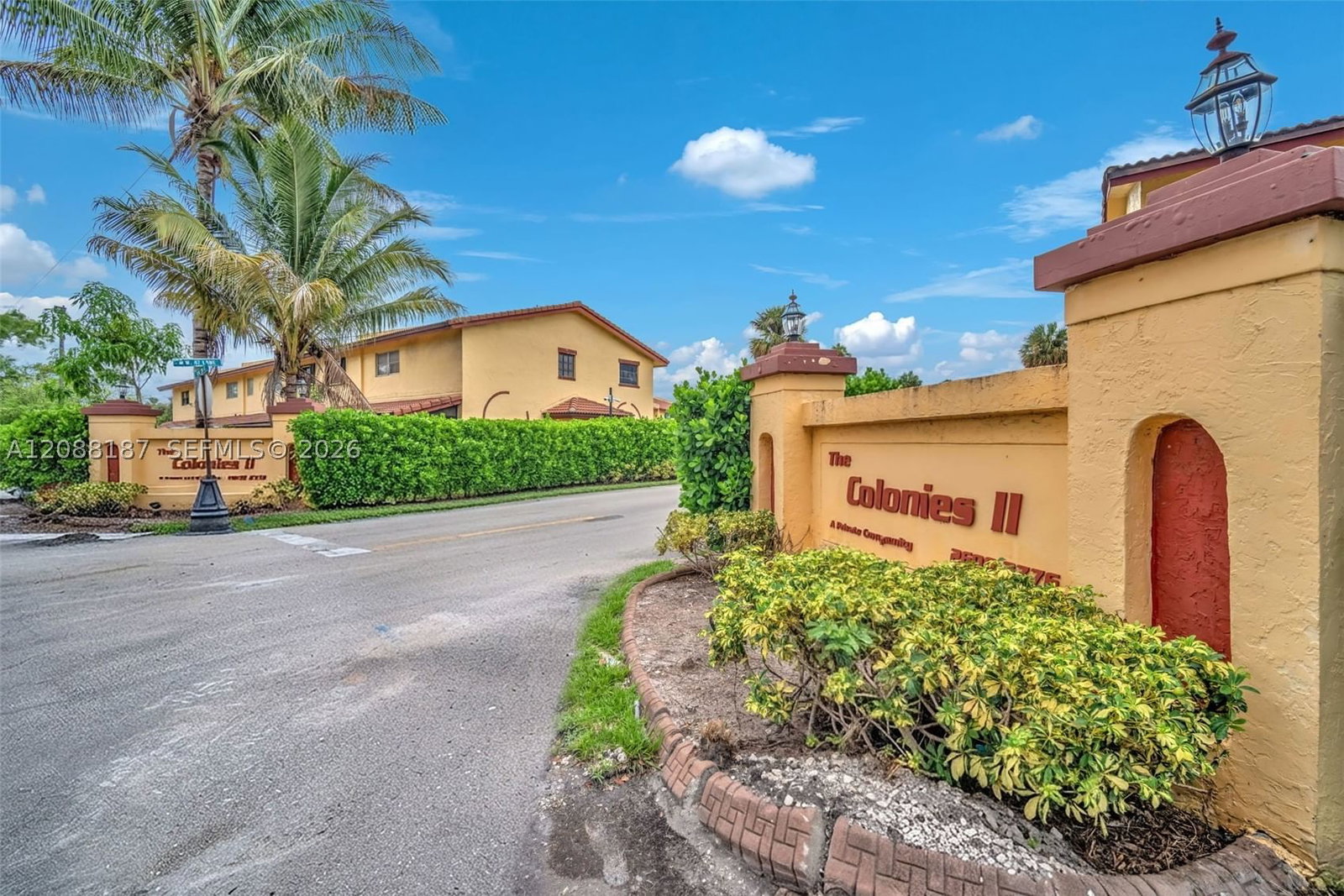 Real estate property located at 2771 47th Ln #2905, Broward, Colonies Two Condo, Lauderdale Lakes, FL