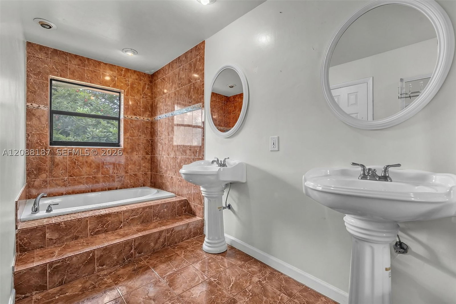Real estate property located at 2771 47th Ln #2905, Broward, Colonies Two Condo, Lauderdale Lakes, FL