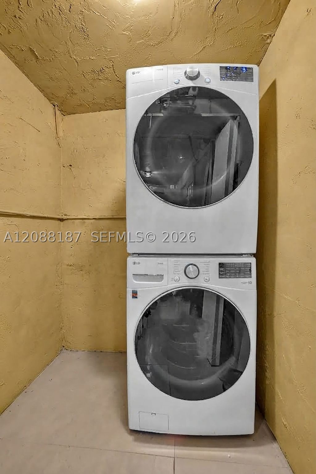 Real estate property located at 2771 47th Ln #2905, Broward, Colonies Two Condo, Lauderdale Lakes, FL