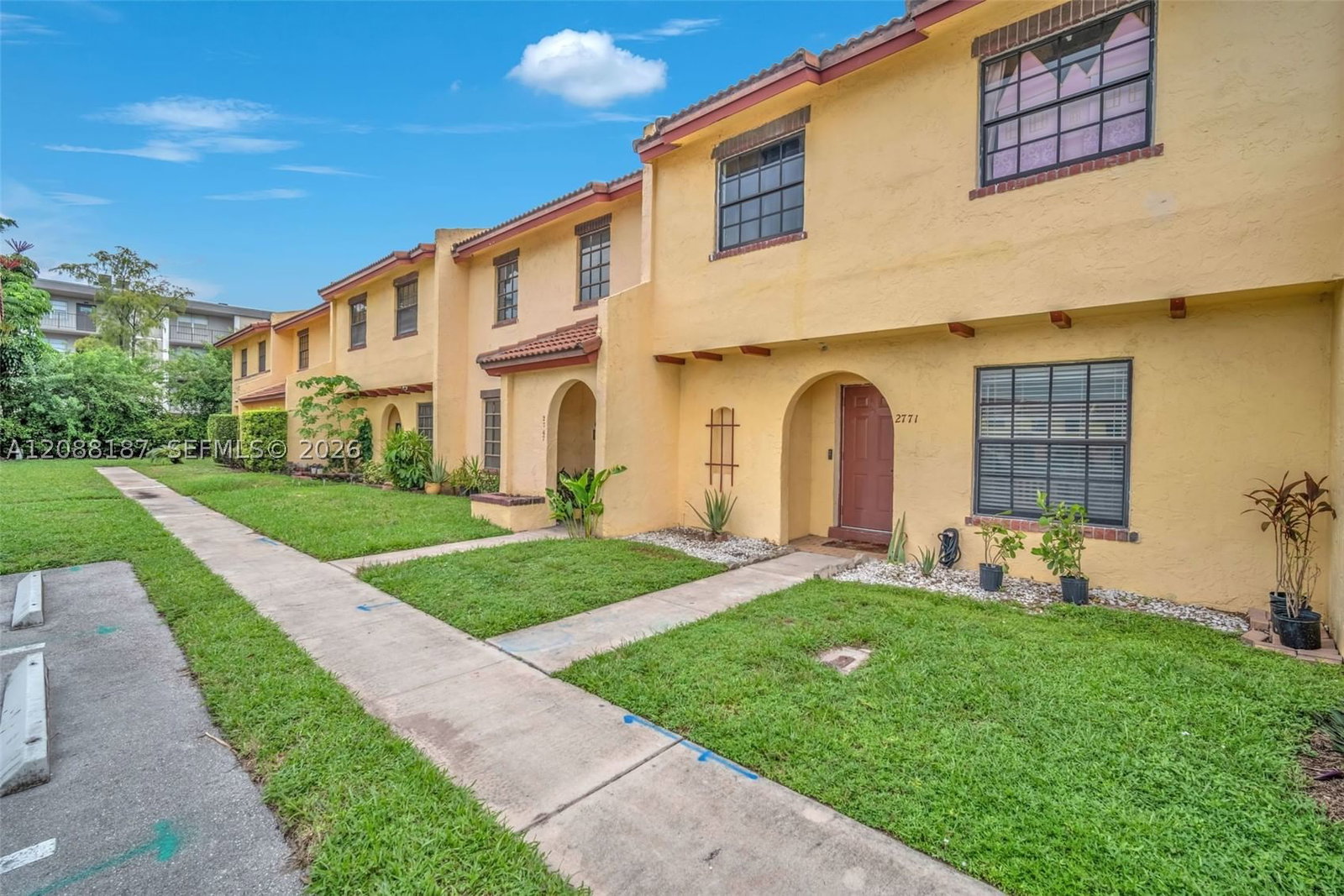 Real estate property located at 2771 47th Ln #2905, Broward, Colonies Two Condo, Lauderdale Lakes, FL