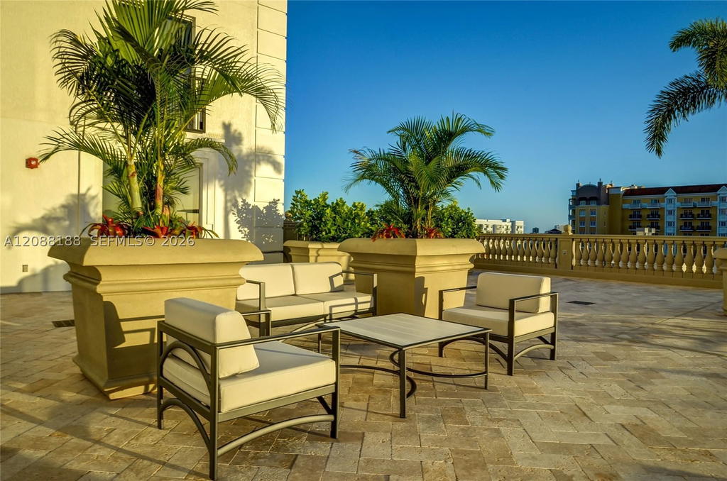 Real estate property located at 10 Aragon Ave #1216, Miami-dade, Ten Aragon Condo, Coral Gables, FL