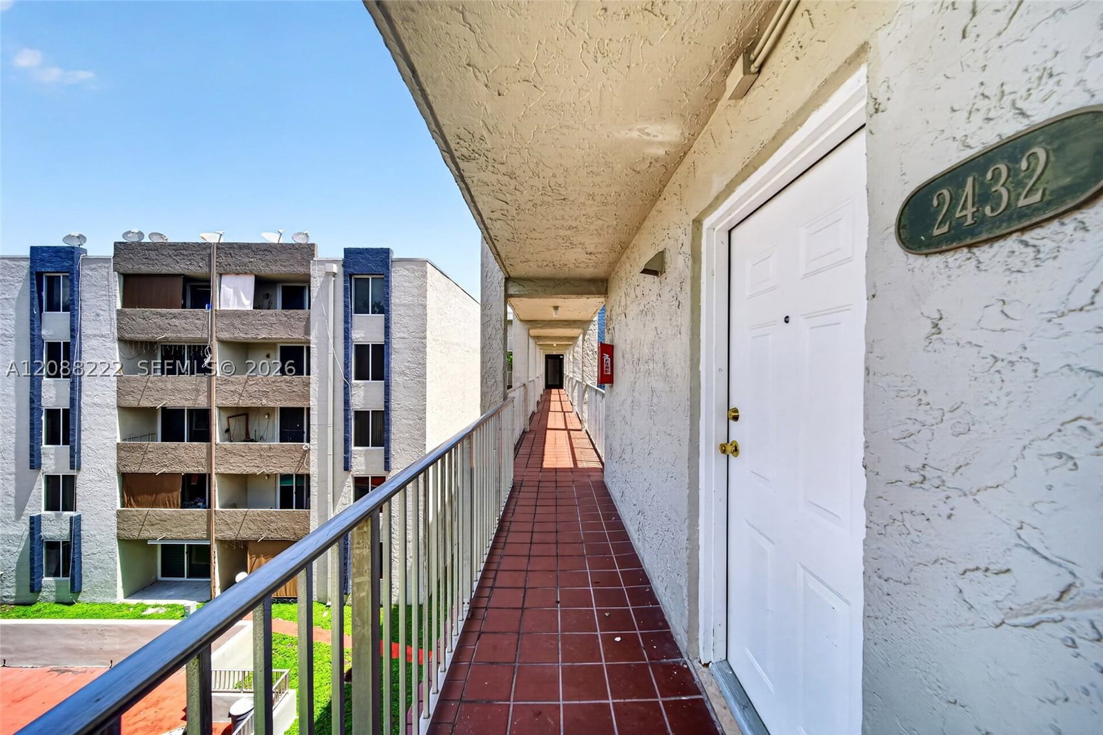 Real estate property located at 10000 80th Ct #2432, Miami-dade, Samari Lake East Condo, Hialeah Gardens, FL