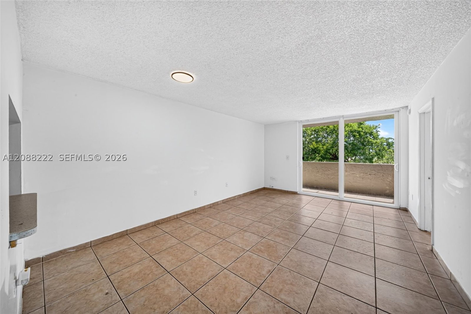 Real estate property located at 10000 80th Ct #2432, Miami-dade, Samari Lake East Condo, Hialeah Gardens, FL