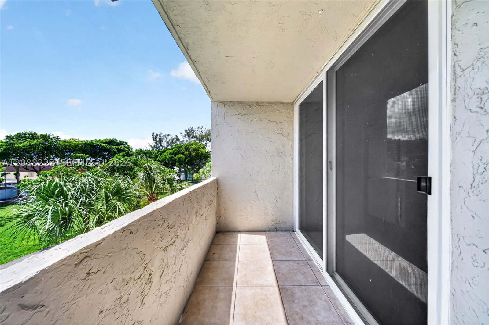 Real estate property located at 10000 80th Ct #2432, Miami-dade, Samari Lake East Condo, Hialeah Gardens, FL