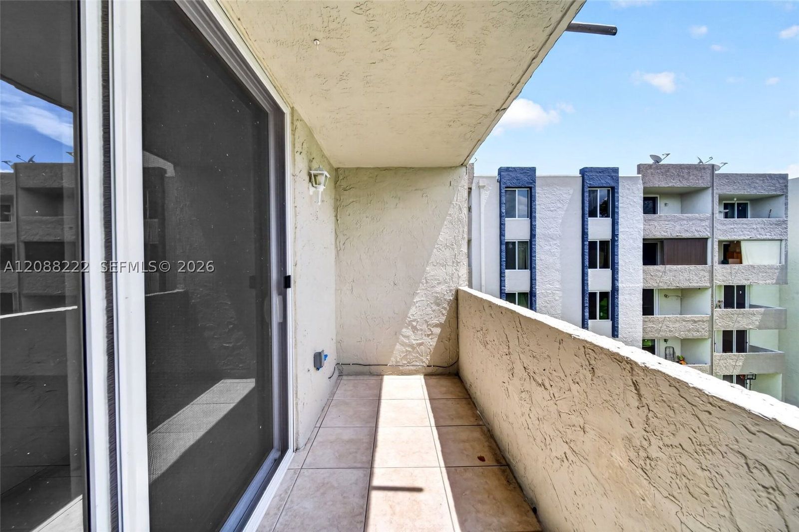 Real estate property located at 10000 80th Ct #2432, Miami-dade, Samari Lake East Condo, Hialeah Gardens, FL