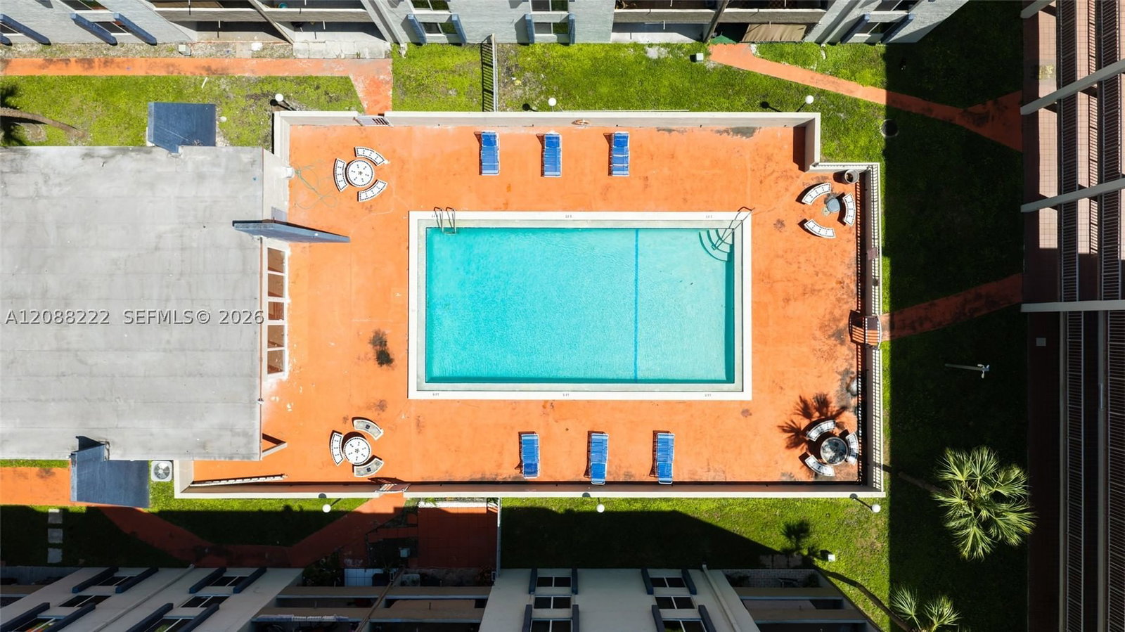 Real estate property located at 10000 80th Ct #2432, Miami-dade, Samari Lake East Condo, Hialeah Gardens, FL