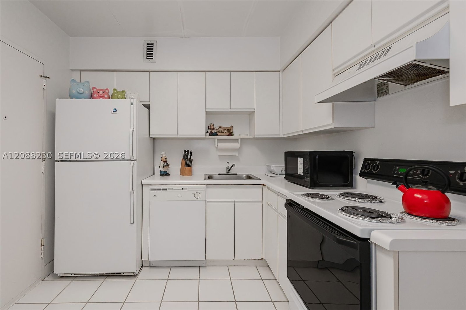 Real estate property located at 5700 Collins Ave #12D, Miami-dade, Seacoast 5700 Condo, Miami Beach, FL