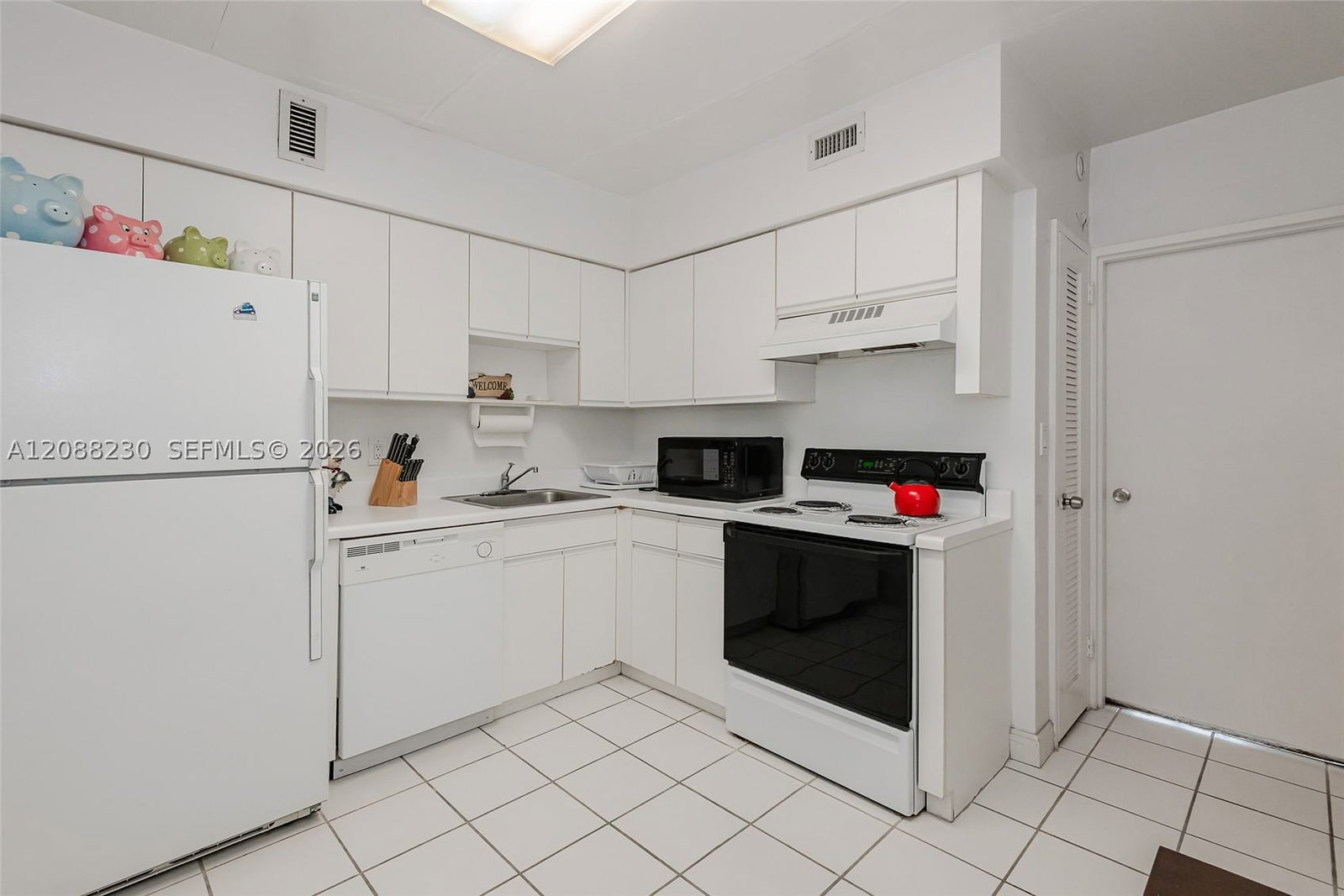 Real estate property located at 5700 Collins Ave #12D, Miami-dade, Seacoast 5700 Condo, Miami Beach, FL
