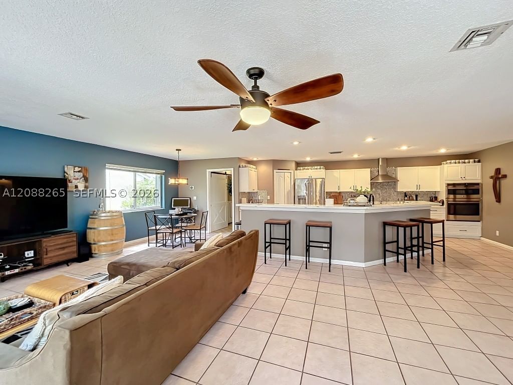 Real estate property located at 1342 195th Ave, Broward, Ameritrail Section Two, Pembroke Pines, FL
