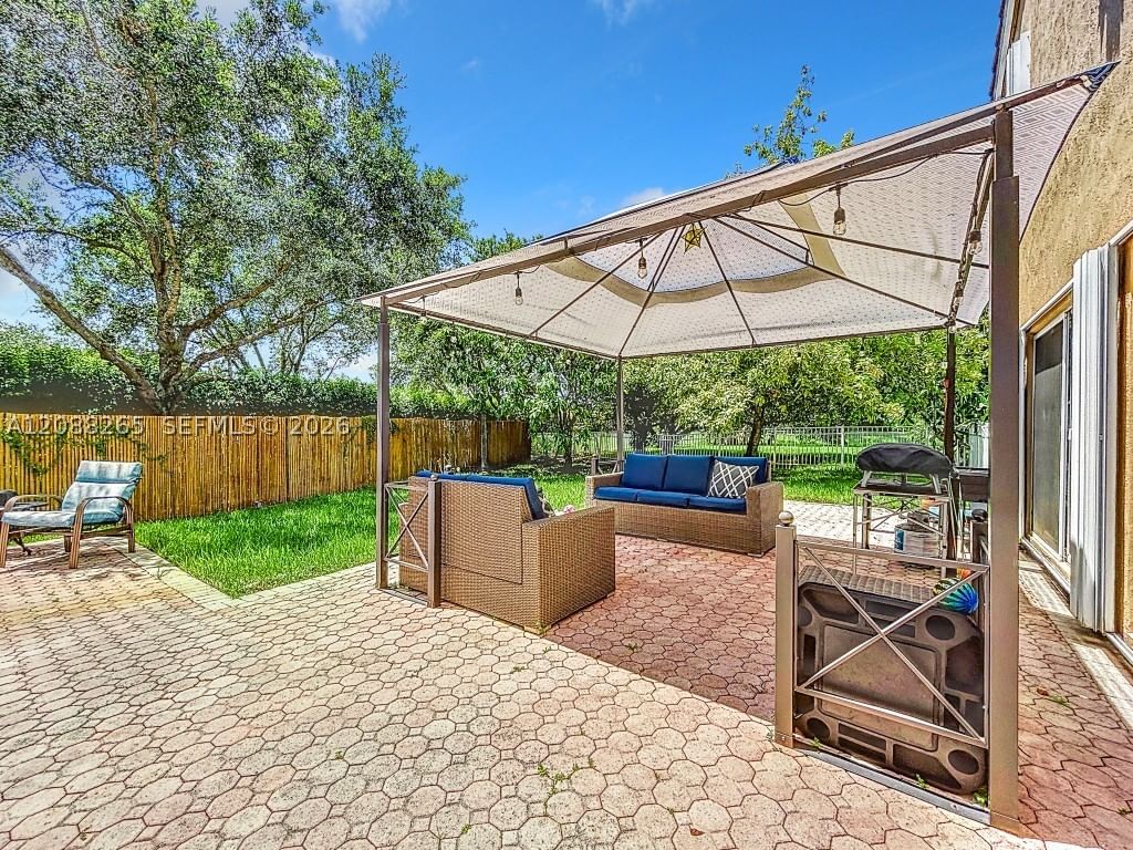 Real estate property located at 1342 195th Ave, Broward, Ameritrail Section Two, Pembroke Pines, FL