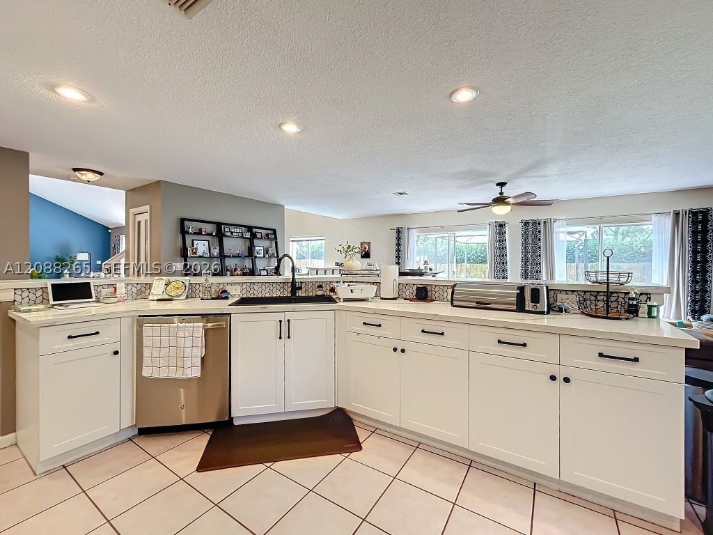 Real estate property located at 1342 195th Ave, Broward, Ameritrail Section Two, Pembroke Pines, FL