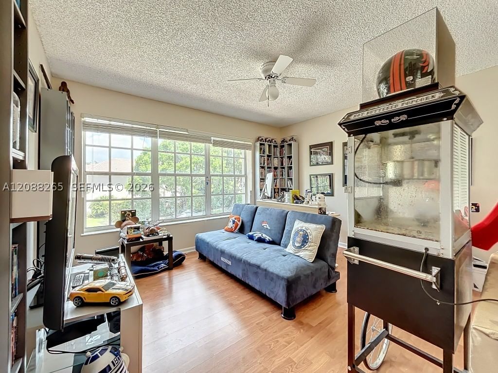 Real estate property located at 1342 195th Ave, Broward, Ameritrail Section Two, Pembroke Pines, FL