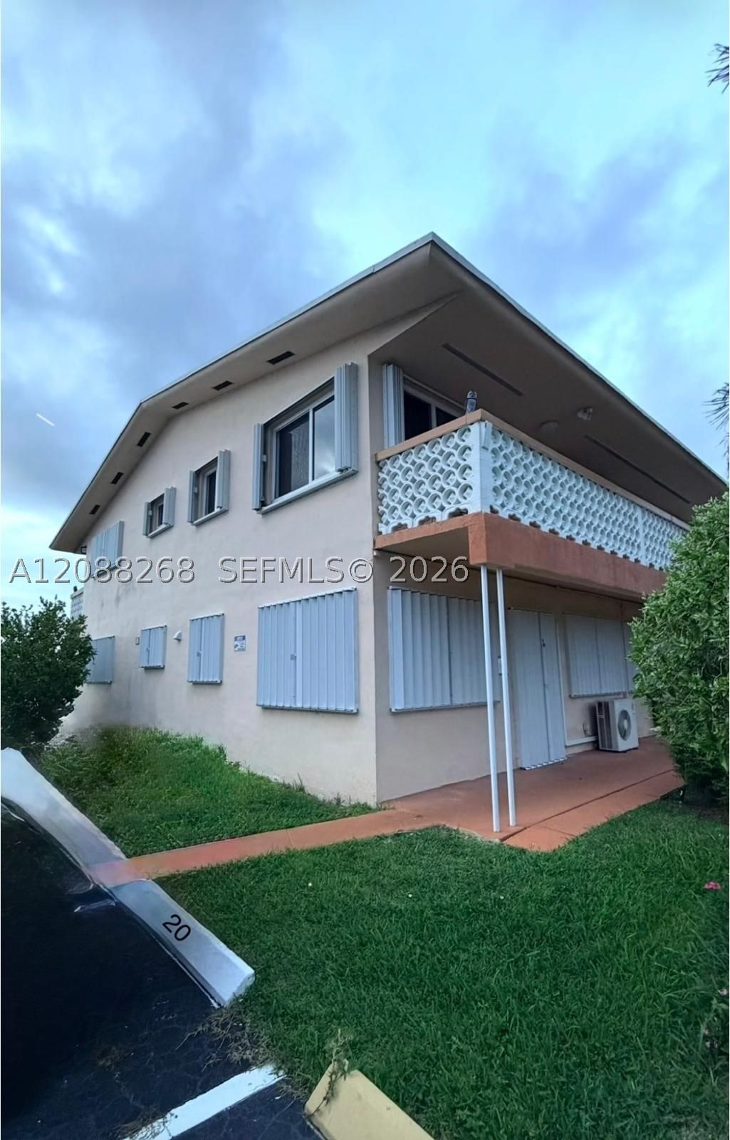 Real estate property located at 1030 11 St M20, Broward, Rolen Lake Gardens Co-op, Hallandale Beach, FL