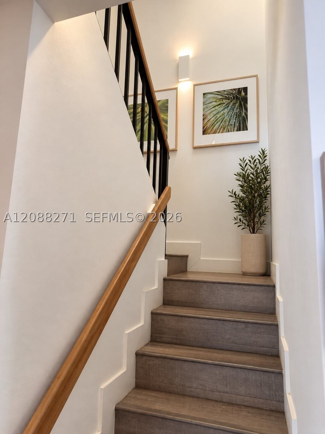 Real estate property located at 21204 Harbor Way #123-12, Miami-dade, Costain Villas Harbor Vil, Aventura, FL