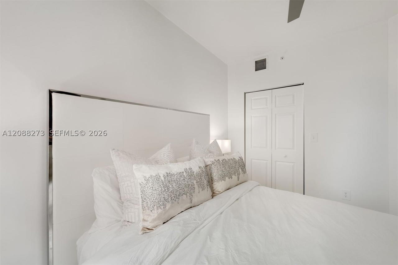 Real estate property located at 2000 Bayshore Dr #619, Miami-dade, Cite Condo, Miami, FL