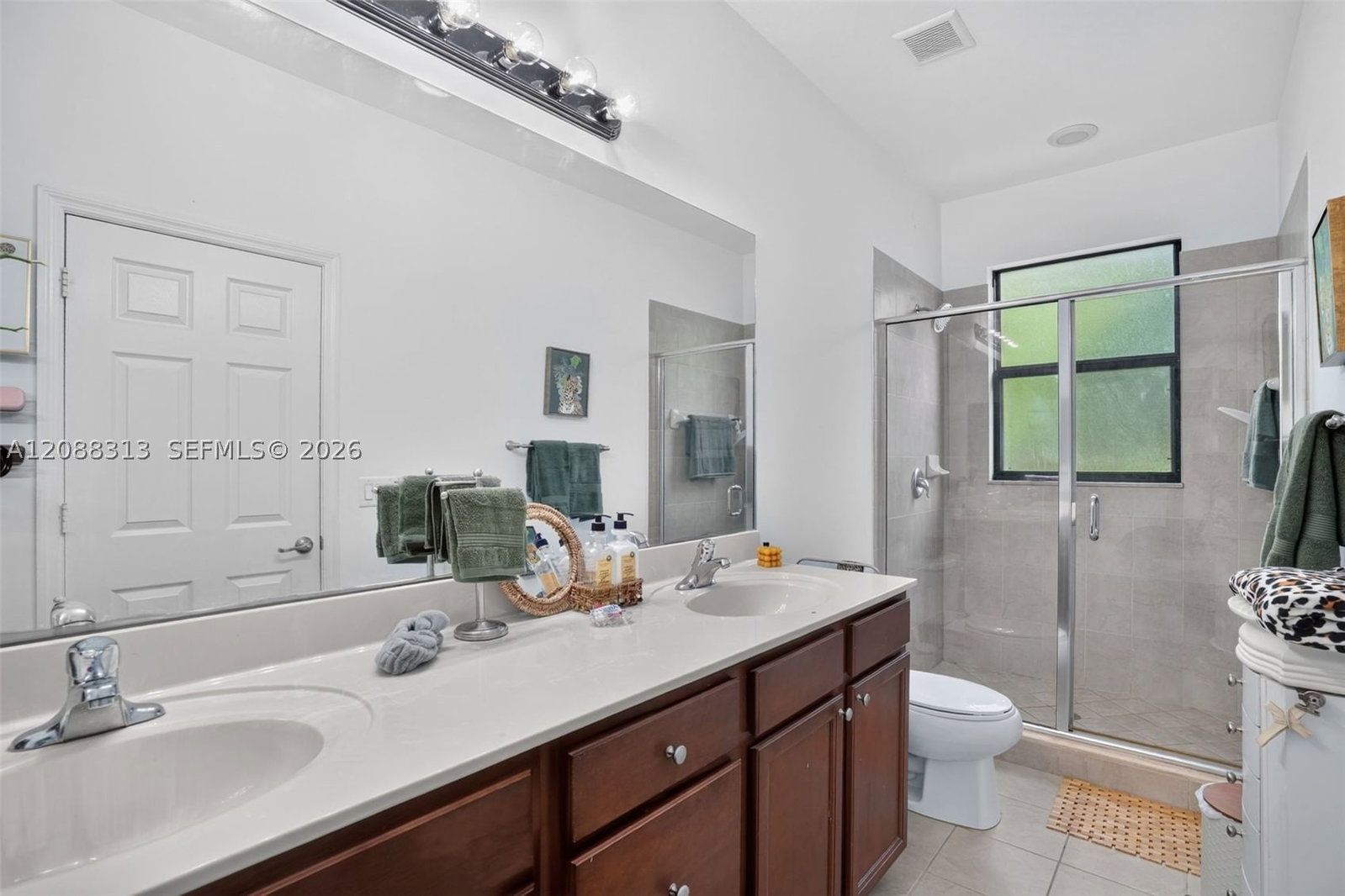 Real estate property located at 11249 88th Ter, Miami-dade, Villa Bello, Doral, FL