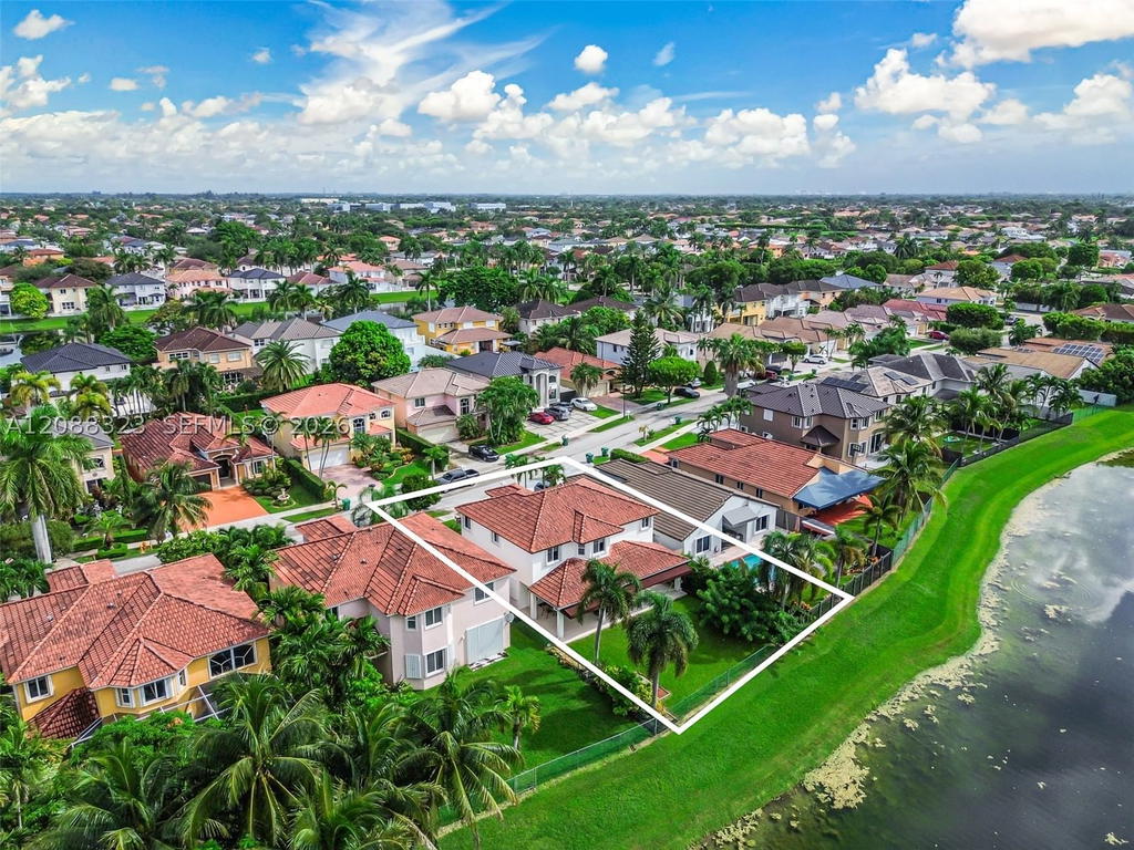 Real estate property located at 16290 68th Ter, Miami-dade, Sunset Lakes Estates 1st, Miami, FL