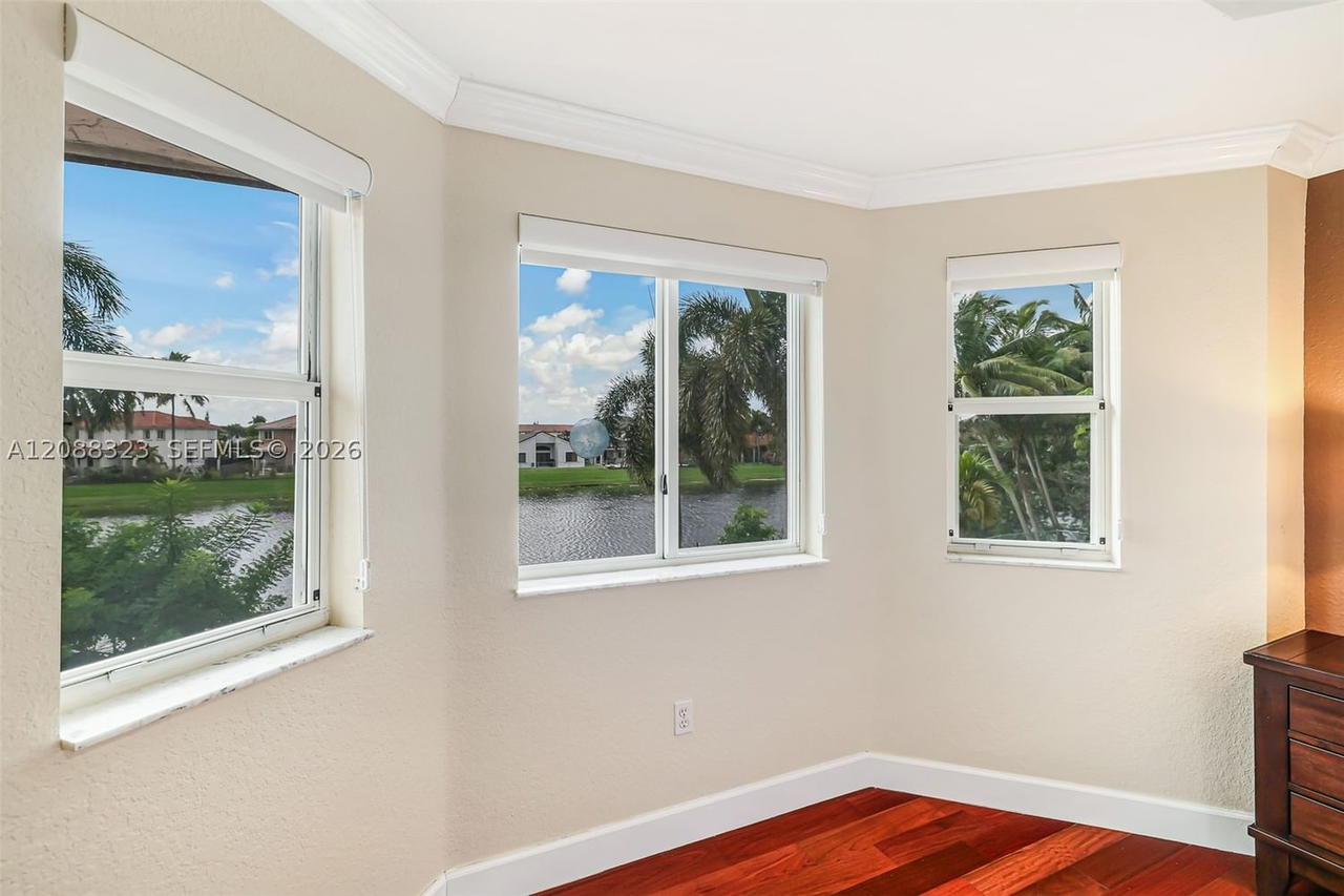 Real estate property located at 16290 68th Ter, Miami-dade, Sunset Lakes Estates 1st, Miami, FL