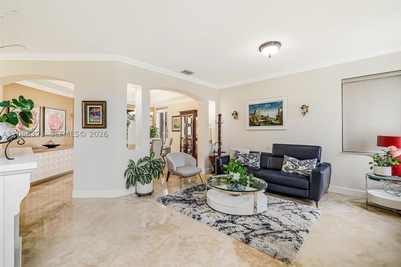 Real estate property located at 16290 68th Ter, Miami-dade, Sunset Lakes Estates 1st, Miami, FL