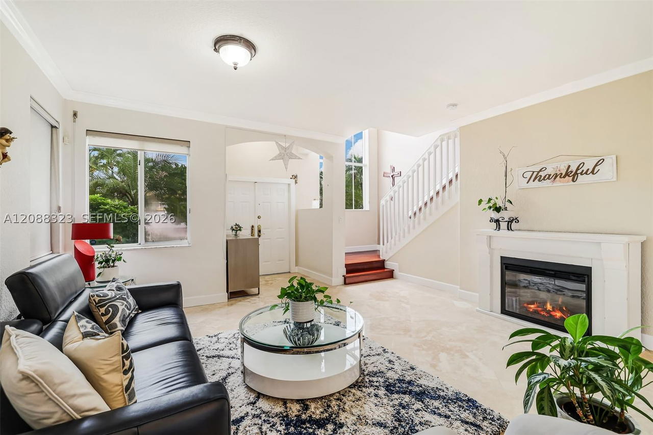 Real estate property located at 16290 68th Ter, Miami-dade, Sunset Lakes Estates 1st, Miami, FL