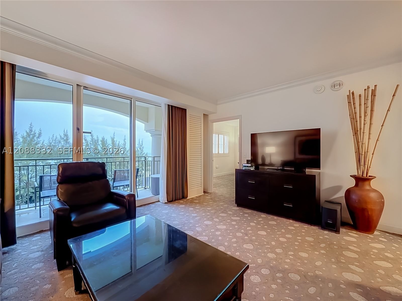 Real estate property located at 601 Ft Lauderdale Beach Blvd #611, Broward, Atlantic Hotel Condo, Fort Lauderdale, FL
