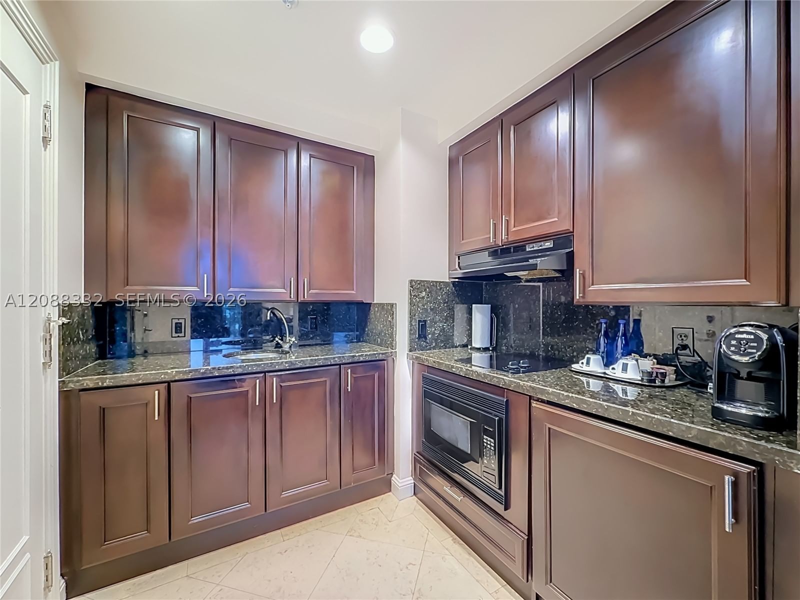 Real estate property located at 601 Ft Lauderdale Beach Blvd #611, Broward, Atlantic Hotel Condo, Fort Lauderdale, FL