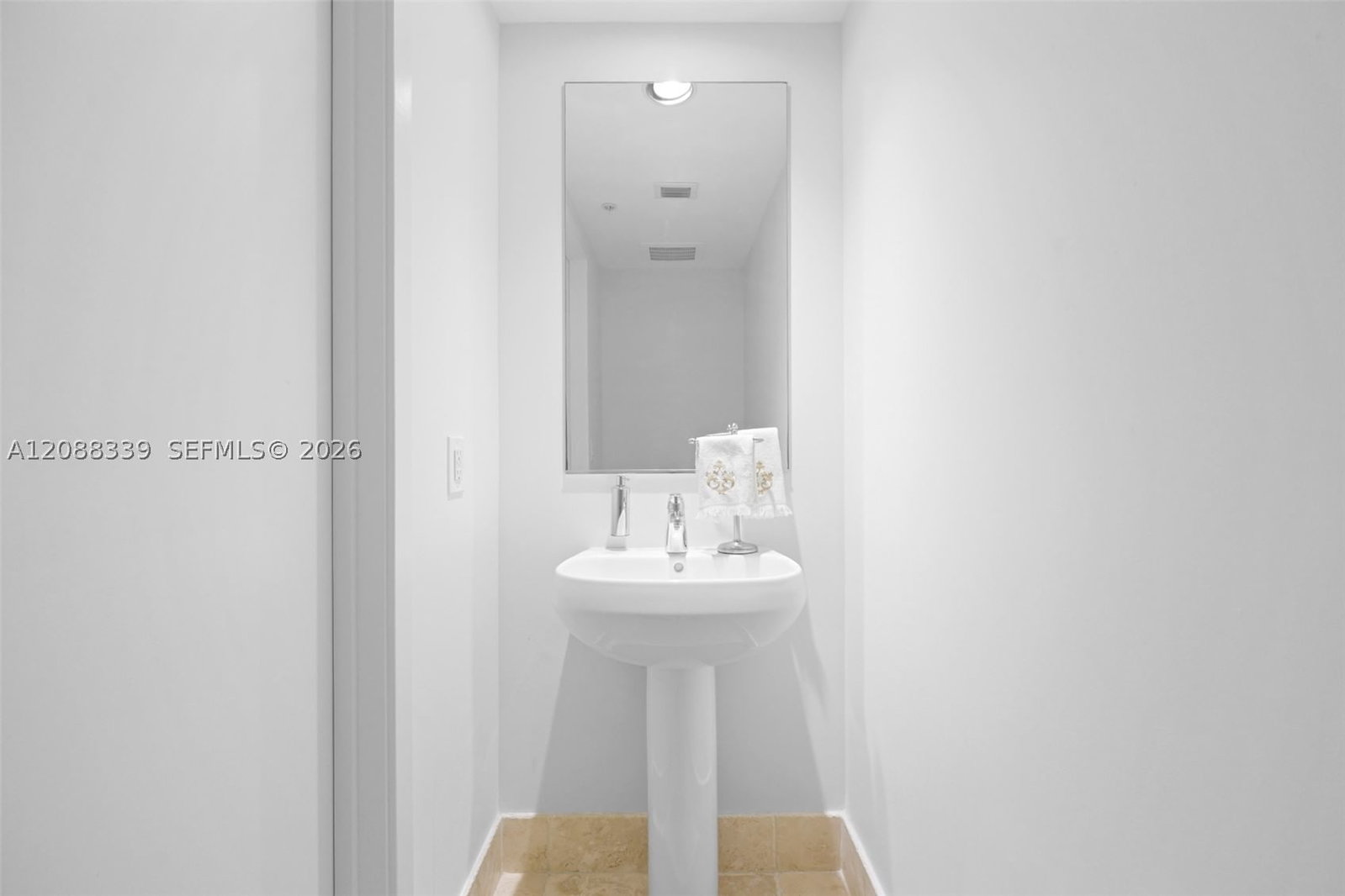 Real estate property located at 18201 Collins Ave #1006, Miami-dade, Trump Royale Condo, Sunny Isles Beach, FL
