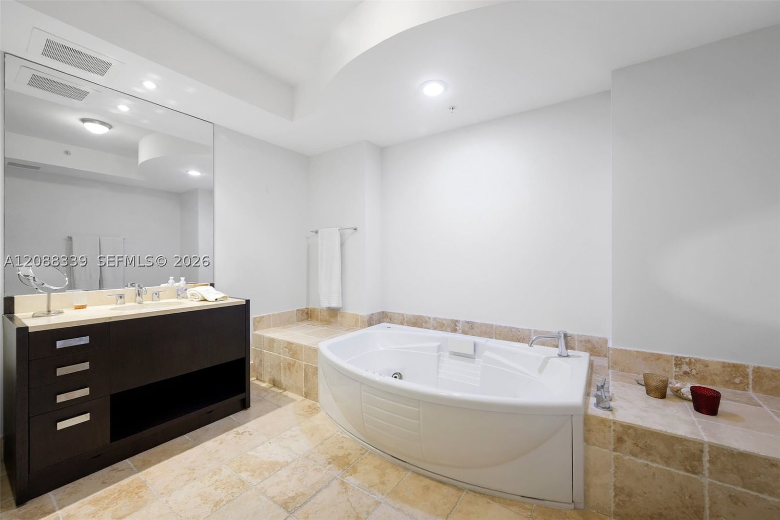 Real estate property located at 18201 Collins Ave #1006, Miami-dade, Trump Royale Condo, Sunny Isles Beach, FL